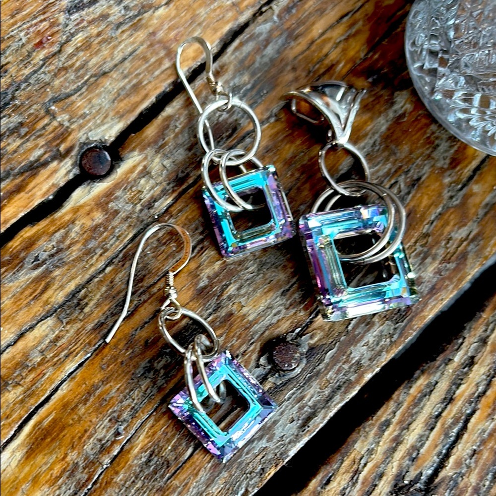 Stunning Silver and Crystal Pendant and Earrings
